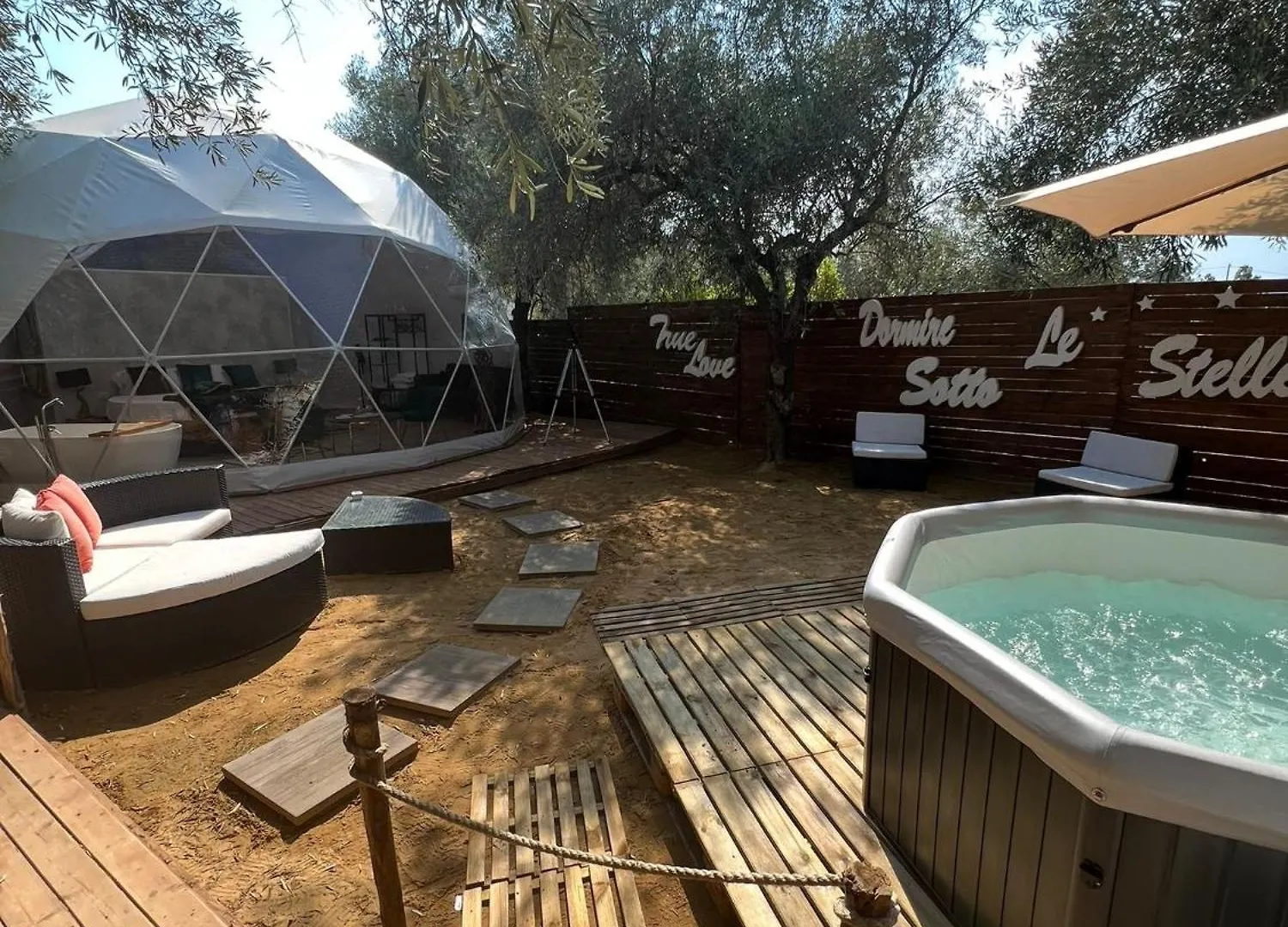 Hotel Bubble Glamping Sicily Aeroporto di Catania Fontana Rossa
